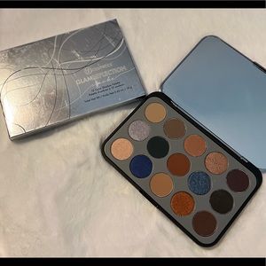 BH Cosmetics - GLAMREFLECTION Smoke 15 Color Eyeshadow Palette